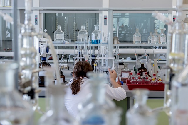 chemist-2815640_640